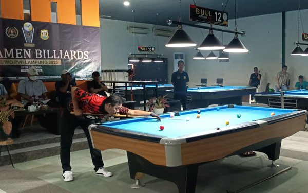 Julius Juara Turnamen Billiar SIWO PWI 2023