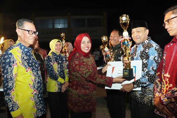 PRL Ditutup, Anjungan Lampung Utara Raih Penghargaan Anjungan Inspiratif di Lampung Fair 2024