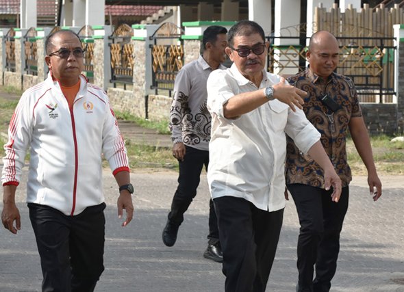 Uncle Sam Datang, Atlet Tertantang
