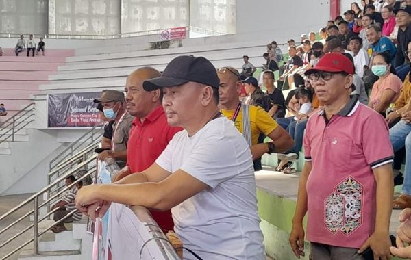 Gubernur Kalteng Berbaur, Rasakan Atmosfir Pertandingan Bola Voli