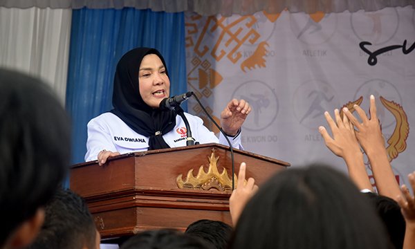 Bunda Eva: Nabila dan Nur Halim, Kita Kasih Masing-masing Rp50 Juta