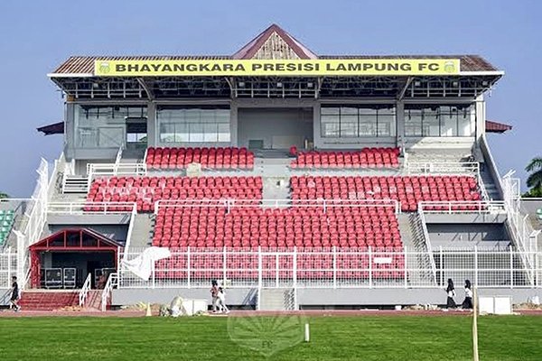 Antara Paul dan Paul, Antara Keramahan dan Keangkuhan