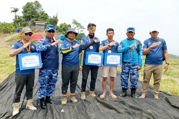 Mulai Bersiap Menuju PON, Paralayang Lampung Rekrut Mahasiswa